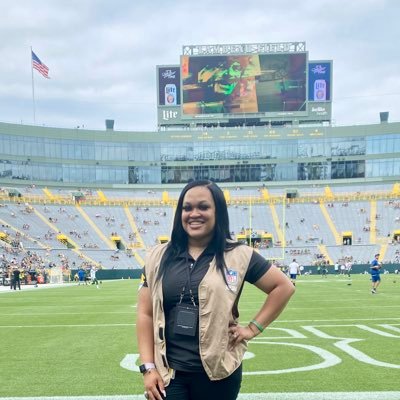 Behind every championship team there is a dope Director of On Campus Recruiting/ Social Media....me!👩🏻‍💻💕1908💚 @BamaStateFTBL | #SWARMAS1