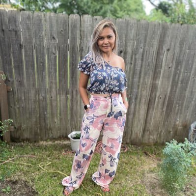 Yennym1982's profile picture. 