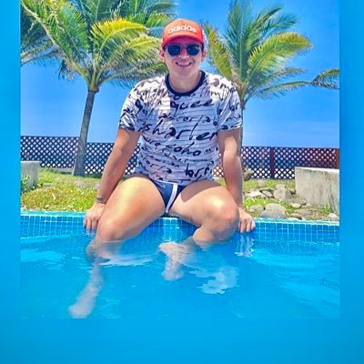 PhOsHiTo's profile picture. Madurez es dejar de buscar con quien acostarte y empezar a buscar con quien amanecer todos los dias :)