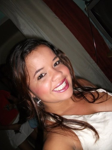 'Tanta gente equivocada faz mal uso da palavra, falam, falam o tempo todo mas não tem nada a dizer. Mas eu tenho santo forte é incrível a minha sorte..