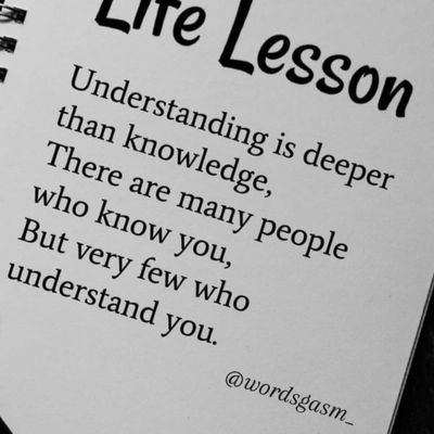 qasmi_tailor's profile picture. 