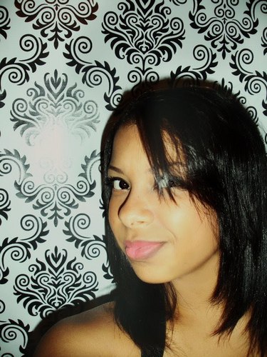 annakaaroll's profile picture. 