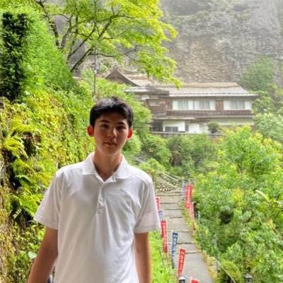 高松高校卒業。高高第145代・146代生徒会長・NPO法人香川活性化生徒の会(@kagawarsa)設立など瀬戸内・香川で様々な活動をしていました!ピアノやバンド(SOWASOWA)のキーボードもやっています! 現在は一年しっかりゆっくり勉強中💦。良ければフォローお願いします!🙇♂️