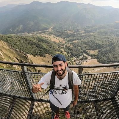 Cambrilenc de tota la vila. Amant de la cultura catalana i la fotografia. Casteller de la Jove de Tarragona