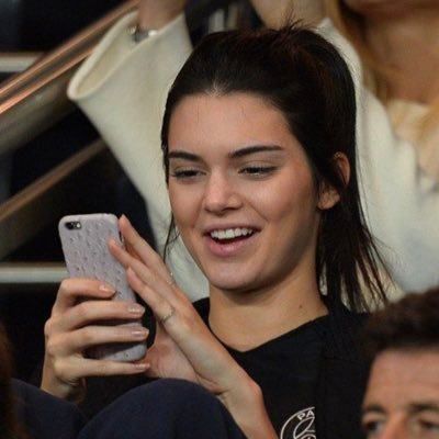 b_ro2's profile picture. 