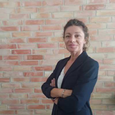 Profesional del sector biofarmaceutico. Hija, hermana, esposa, madre y amiga. La honestidad, responsabilidad y voluntad me caracteriza. Abrazando el cambio.