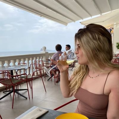 Mari_Gmz96's profile picture. Maestra.