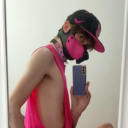 18+ pink, Non binary pup, looking for kinky fashion and latex | 25 | UK | bi\mostly gay | pup | spiral gazer | cuddling expert| pup mask from @mistrbearmtl