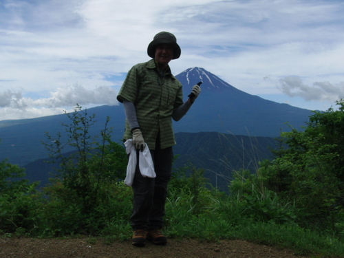 食べること、大いに興味あり～～
そのための旅が好き♪
そして、スキーにはまって、山にも行き始めてます(^^)
ダヤンもの集めてます
シェルティも好きですが、ぬいぐるみで満足してます(笑)