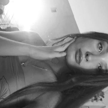 saratrinidad7's profile picture. 