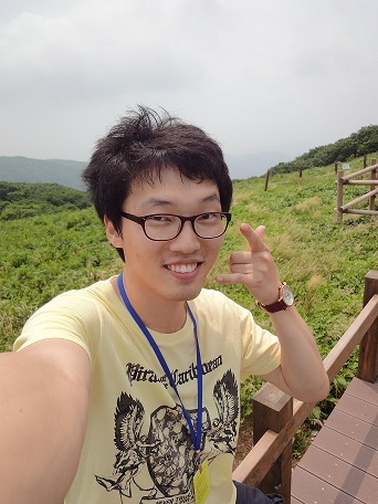 Web Programmer : java, php, sql, html, css, javascript, jQuery, Android. 
함께 웃으며 얘기 나눌 수 있으면 즐거운 인생이지~
