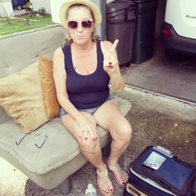 Boston sports junkie progressive pet lover BLammSayGayProudResisterVoteBlue1ProChoice 🌊