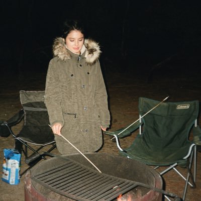 JessGypsy's profile picture. girl who writes|child of the universe