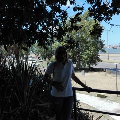 HIJA, MADRE,ABUELA.
LIBERTAD RESPONSABLE
RECHAZO EL FANATISMO .
OPINO, SI. CON RESPETO.