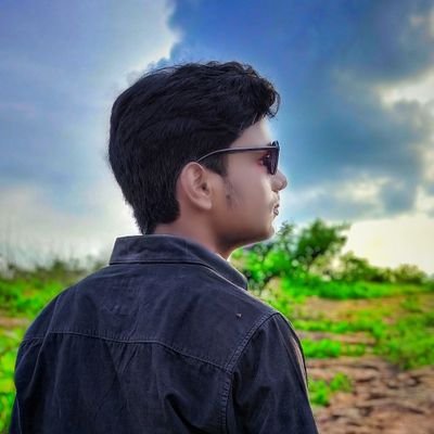 utkrs_tripathi's profile picture. Nothing special 😊