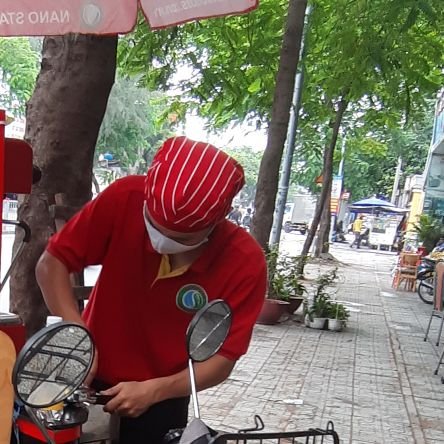 Locnguyen2799's profile picture. Friendly