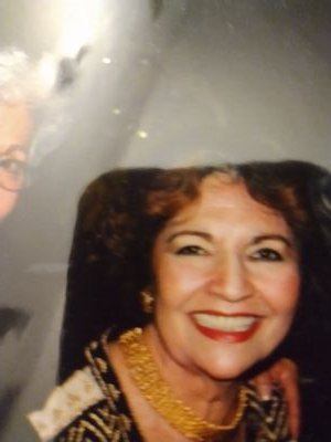 MyrnaIrisColn1's profile picture. Mi caracter