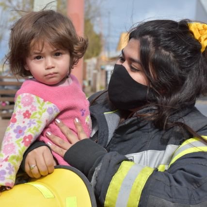 Abrazos como el tuyo me demuestran que otros tantos son chamuyo.🍃 🐺 27/03💞 Bombera voluntaria en San Antonio Oeste🚒