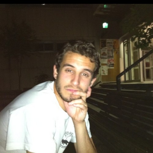 AjvJohnny's profile picture. 