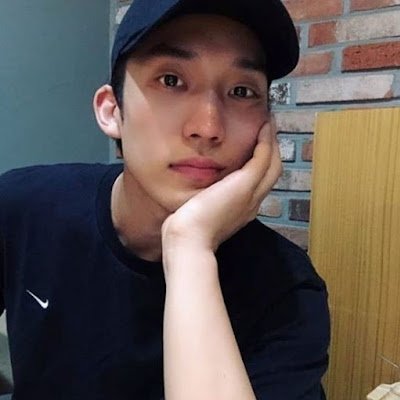 az1ns2's profile picture. 