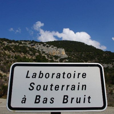 Le Laboratoire Souterrain à Bas Bruit (UAR 3538 UAPV/CNRS) accueille différents projets scientifiques (Hydrologie, Métérologie, Sismologie et Gravimétrie).
