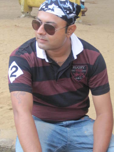 hi, i m hiren shah. i m vfx & animation artist from vadodara