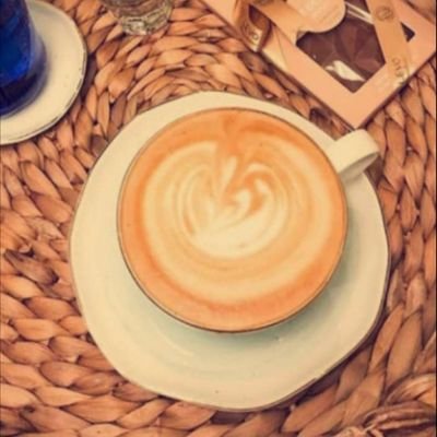 مرحبا انا فتون من الصومال عمري ١٩ واحب الرومنسية و الغناء 😍😳 هدا اسنابي ( fadiyajj20) تبعوني