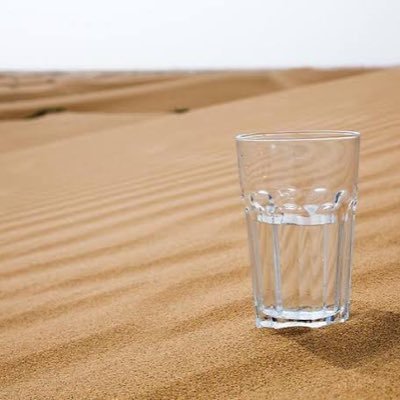 砂漠水
