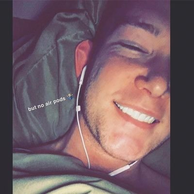 disney fanatic. harry potter nerd. dog daddy. also i’m gay, who knew.