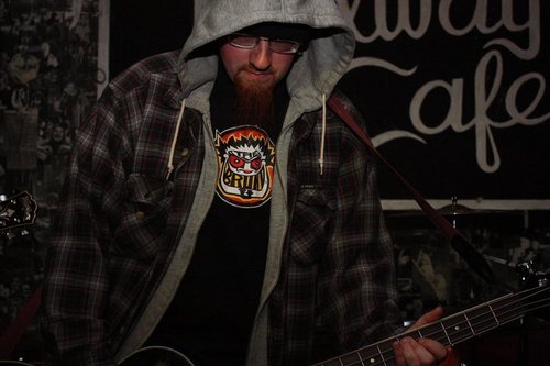 SquallieG's profile picture. I smoke weed, eat Twizzlers and make The Old Edison sound like hip hop when you crank the bass up.