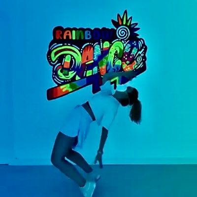 SIEMPRE SONRIENDO......................... El arte empieza cuando acaba la imitación