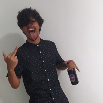 Papamoscólogo militante da causa invertebrada • FudeRJ PhD candidate • Cozinheiro profissional • Extremamente tdah • Perfil c/ menos aranhagem 👍🏽