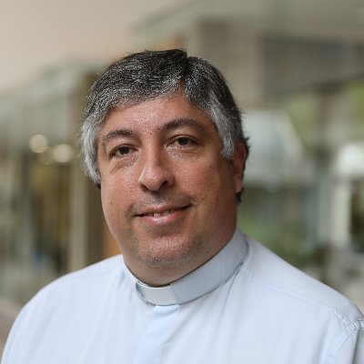 Old Grangonian. Sacerdote católico; párroco; PhD Bioética, Licenciado en Medicina UC; Profesor de Teología @TeologiaUC. Opiniones a título personal.