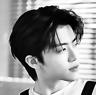variaaqef Profile Picture