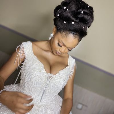 Your no 1 bridal hair stylist in lagos. 
Available for hairstyling services for occasions and shoot.