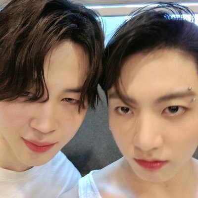 koomimsgt's profile picture. ╭┈ ↷ │ ✐; @vantesmimi │ ┆ ✐; @gigiease ╰─────────────────⠀⠀