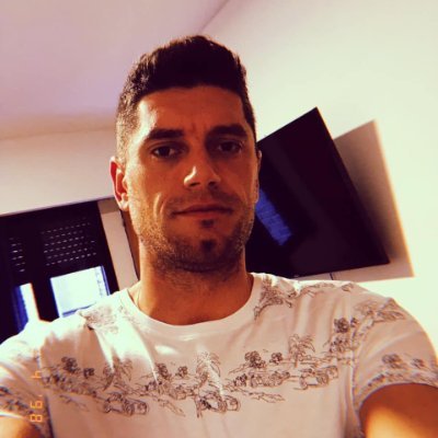 alee85's profile picture. Médico oftalmólogo 🇦🇷 & 🇧🇷