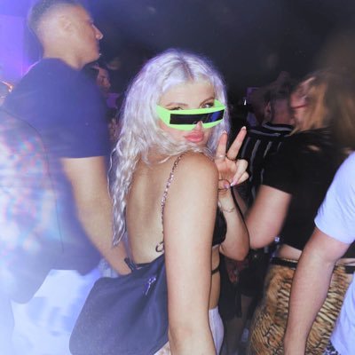 summersaria_'s profile picture. how the fuck are we real