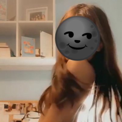 Hi My names Chrissy Dms open i sell sex vids and my nudes i also do request so don't be shy 😘