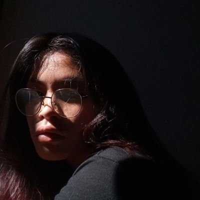 vxxcams's profile picture. A fighter of comparisons | 18+ | Just meh.