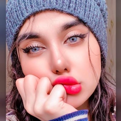 ليس كل شيء يكتب يمثلني🎭.