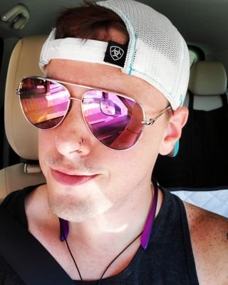 b88_salty's profile picture. Dog Lover, Adventurer, Equine Enthusiast,  LGBTQIA+, Married, Nursing Student, Tattoo lover, love meeting new folks.  Say hi!