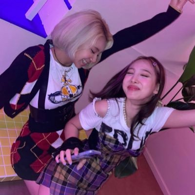 nachaengfile's profile picture. for twice’s nayeon & chaeyoung