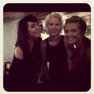 wearebombshell's profile picture. 803.779.1811