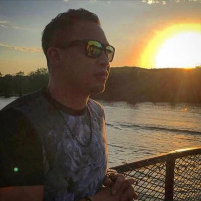 yellowflassh_'s profile picture. West Point Grad. Army Football player.  Army Vet. Eat Shit.