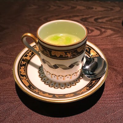 二酸化炭素は水と結びつき、糖と酸素になるようです。