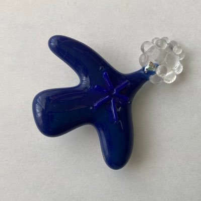 miyamiyabibibin's profile picture. 美術家。主にガラス、アクリル画を制作しています。日々制作した作品、展覧会のことなど呟きます。2025年7月は、大阪・関西万博に出展。またグランフロントのギャラリー、西宮阪急百貨店での個展があります。