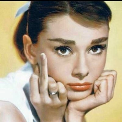 MariOnaCross1's profile picture. ♥️ Música ♥️ Libros ♥️ Comer. Hay que hacer deporte si o si.