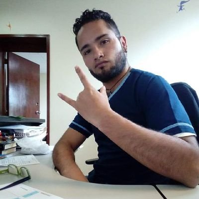 VIVO LA VIDA COMO VENGA, NO TENGO LIMITES EN ENTREGARLO TODO CUANDO AMO; ME APASIONO CON PEQUEÑAS COSAS QUE MARCAN LA DIFERENCIA ENTRE LA MULTITUD...