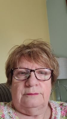 MrsPLArnold1's profile picture. 